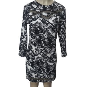 Xhilaration Womens Size medium Shift Dress Knee Length